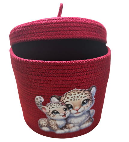 Kırmızı Örgü Kapaklı Saklama Sepeti – Sevimli Leopar Desenli
